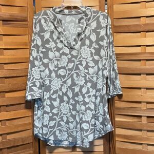Mountain Mamas Gray 3/4 Sleeve Relaxed Tunic Leaf Floral Women S/M Shirt